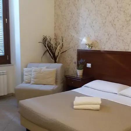 Mrs Julie فندق مبيت وإفطار روما